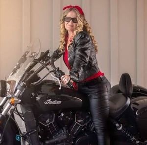 Meet your Posher, Sharon